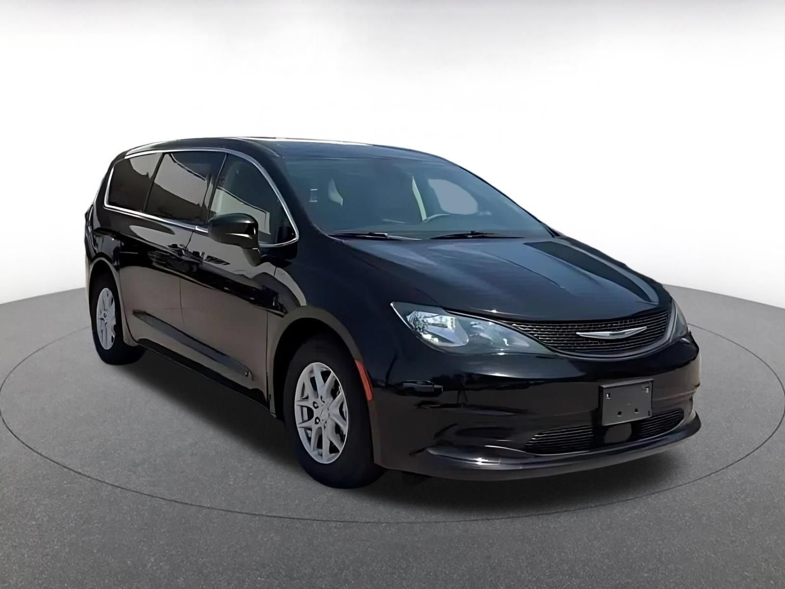 Used 2024 Chrysler Voyager LX FWD image 3