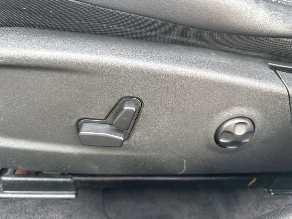 Used 2012 Chrysler 300 Limited image 13