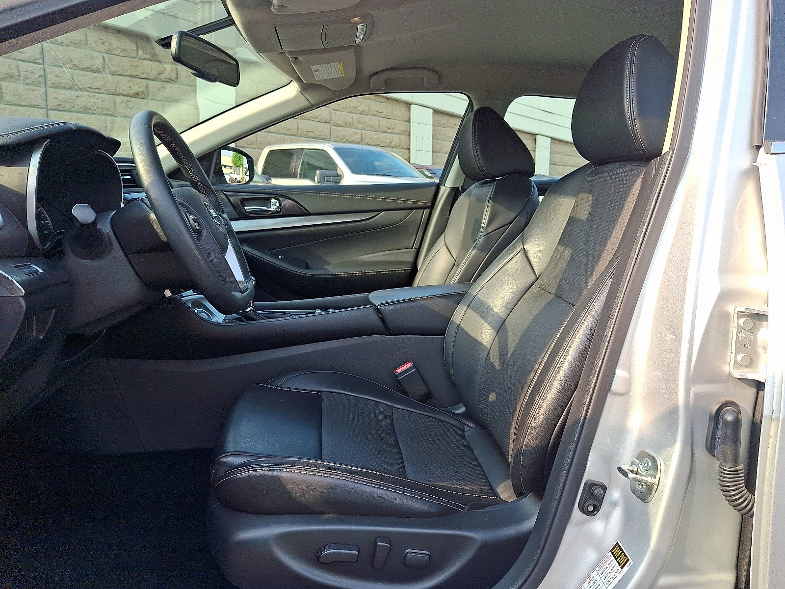 Used 2019 Nissan Maxima 3.5 SV w/ Floor Mat Group FWD image 13