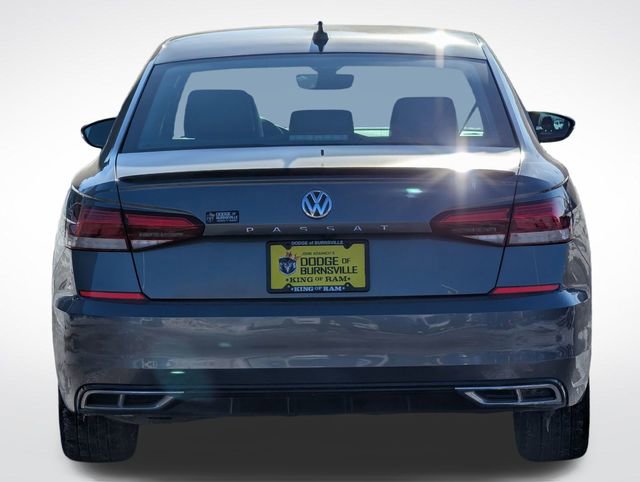 Used 2022 Volkswagen Passat 2.0T R-Line image 4