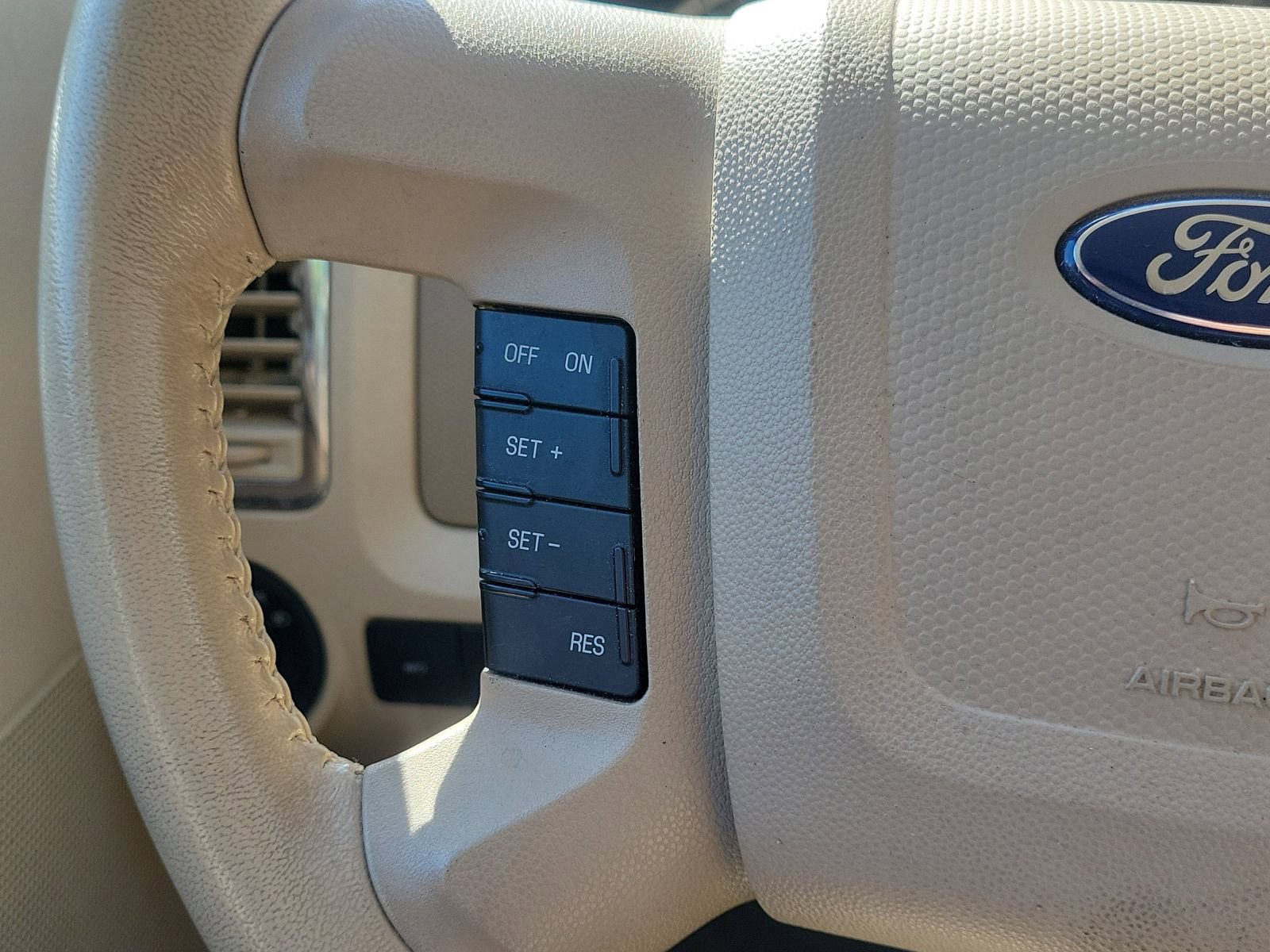 Used 2012 Ford Escape Limited AWD/4WD image 17