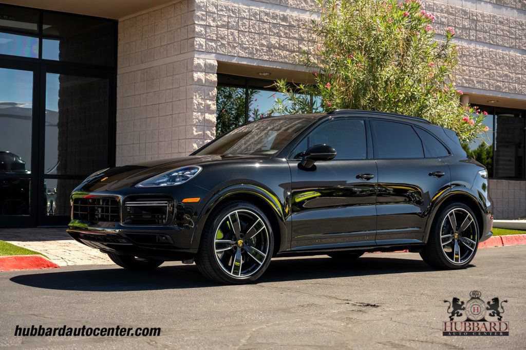Used 2023 Porsche Cayenne Turbo AWD/4WD image 4