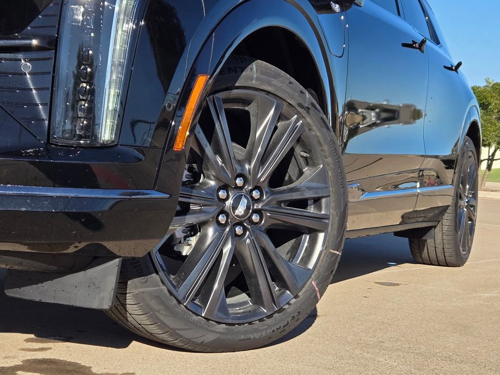 New 2026 Cadillac Optiq Sport 2 w/ LPO, Floor Liner Package image 8