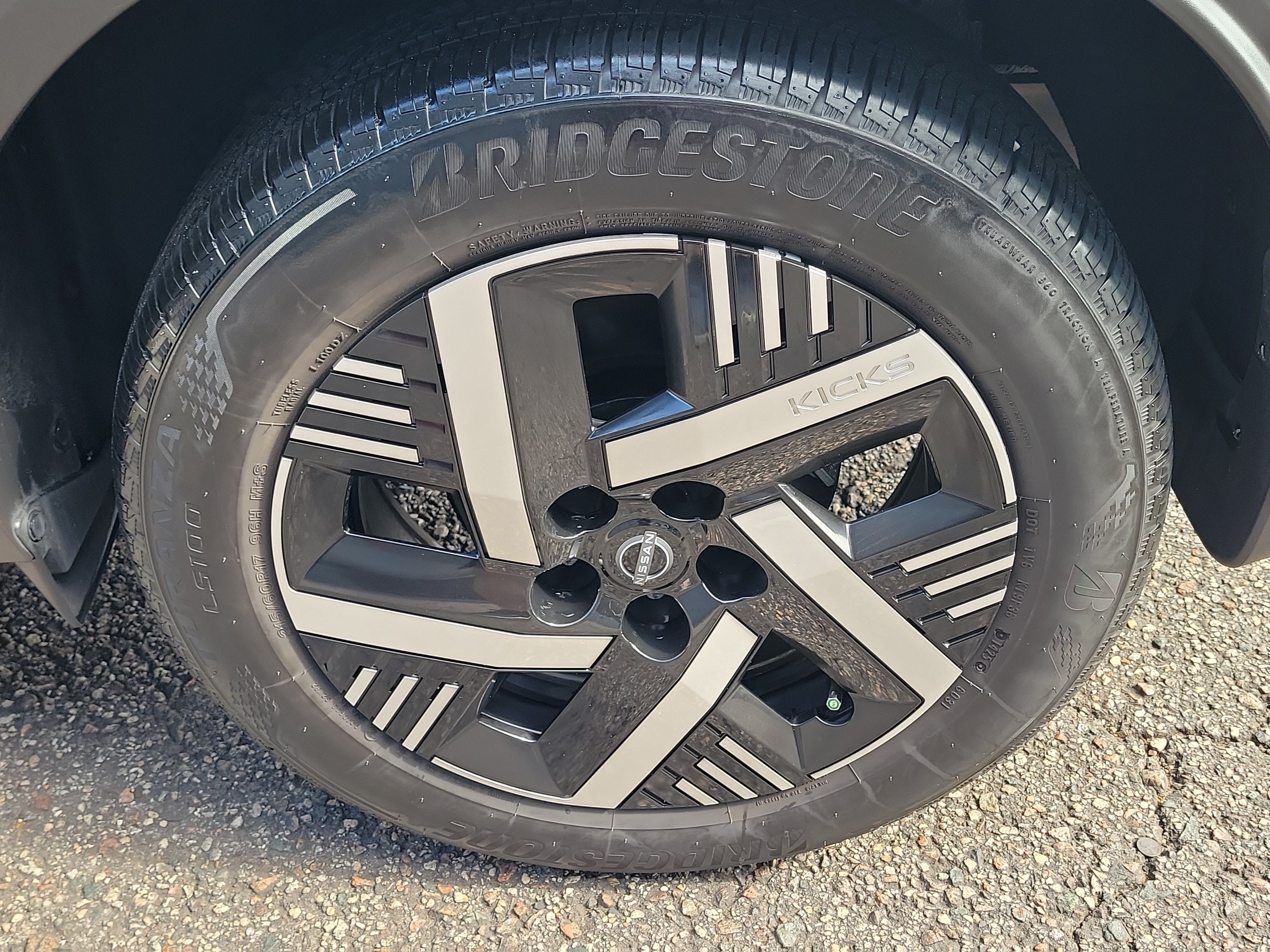 Certified 2025 Nissan Kicks SV FWD image 8
