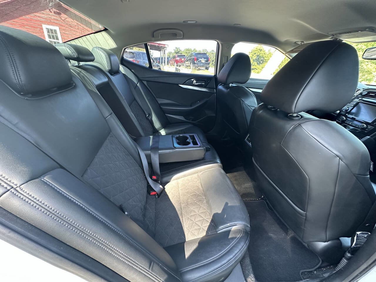 Used 2016 Nissan Maxima SR FWD image 13