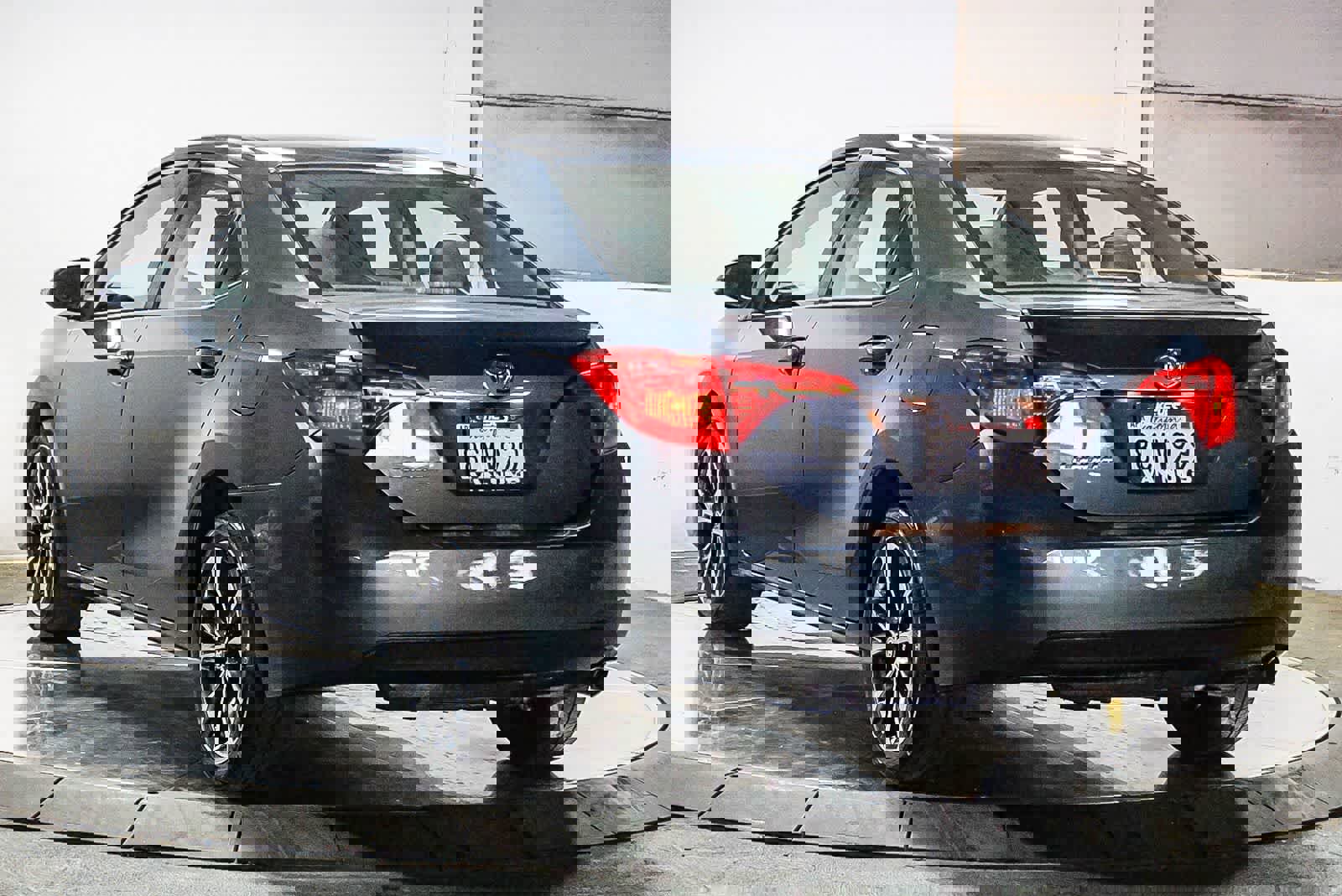 Certified 2018 Toyota Corolla SE image 9