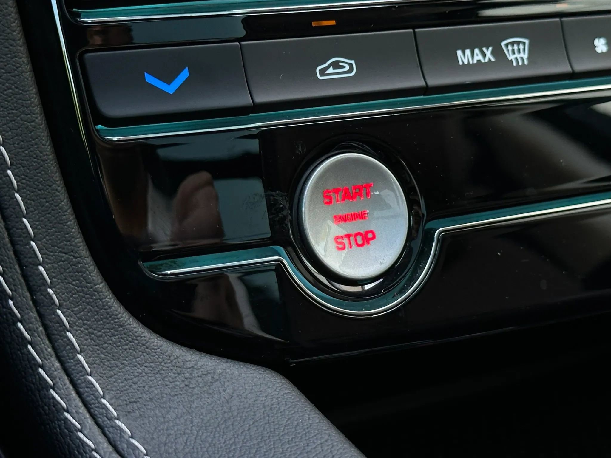 Used 2017 Jaguar F-PACE S AWD/4WD image 37