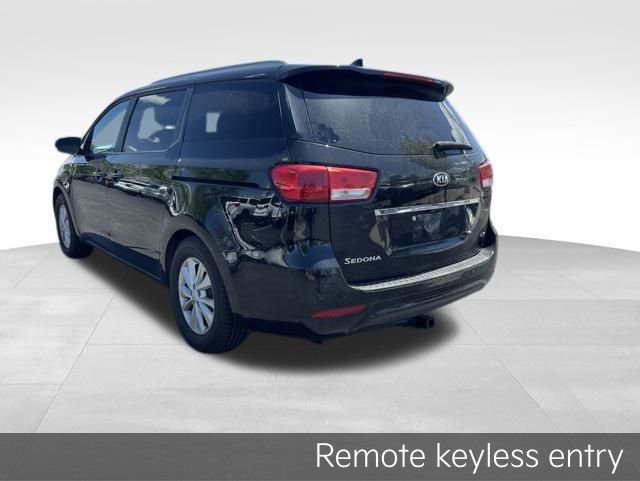 Used 2016 Kia Sedona LX w/ LX Convenience Package FWD image 5