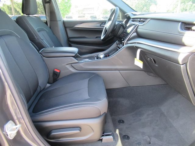 New 2026 Jeep Grand Cherokee Laredo X RWD image 10