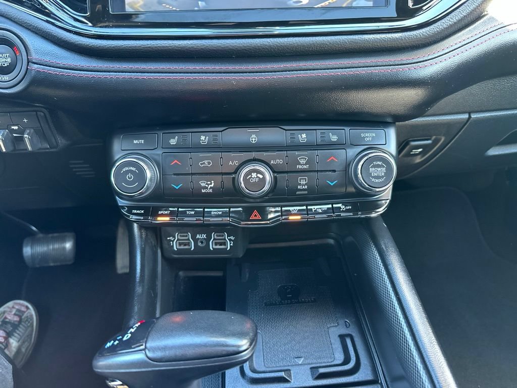 Used 2021 Dodge Durango R/T w/ Tow 'N Go Group AWD/4WD image 38
