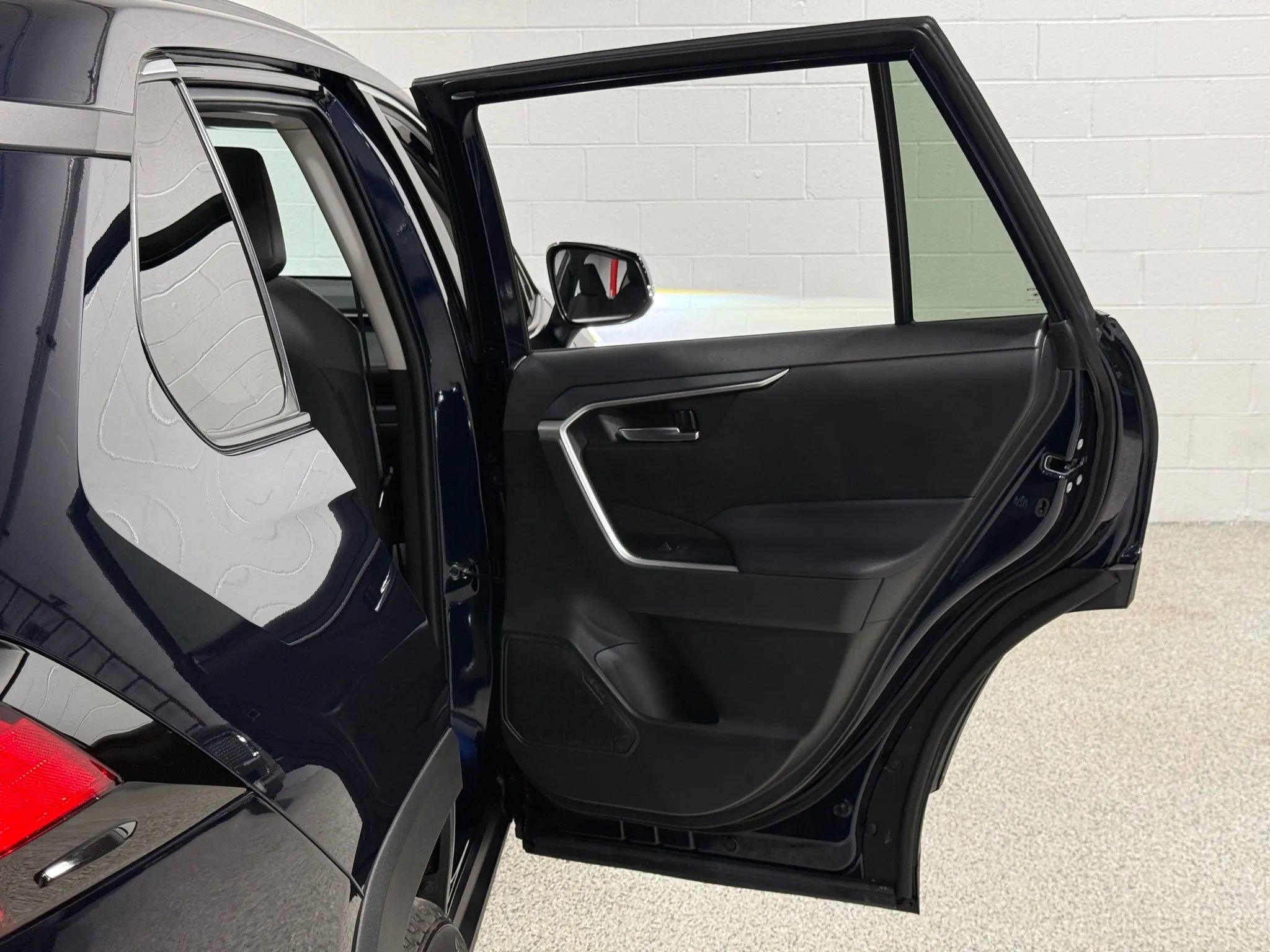 Used 2022 Toyota RAV4 XLE w/ Convenience Package image 54