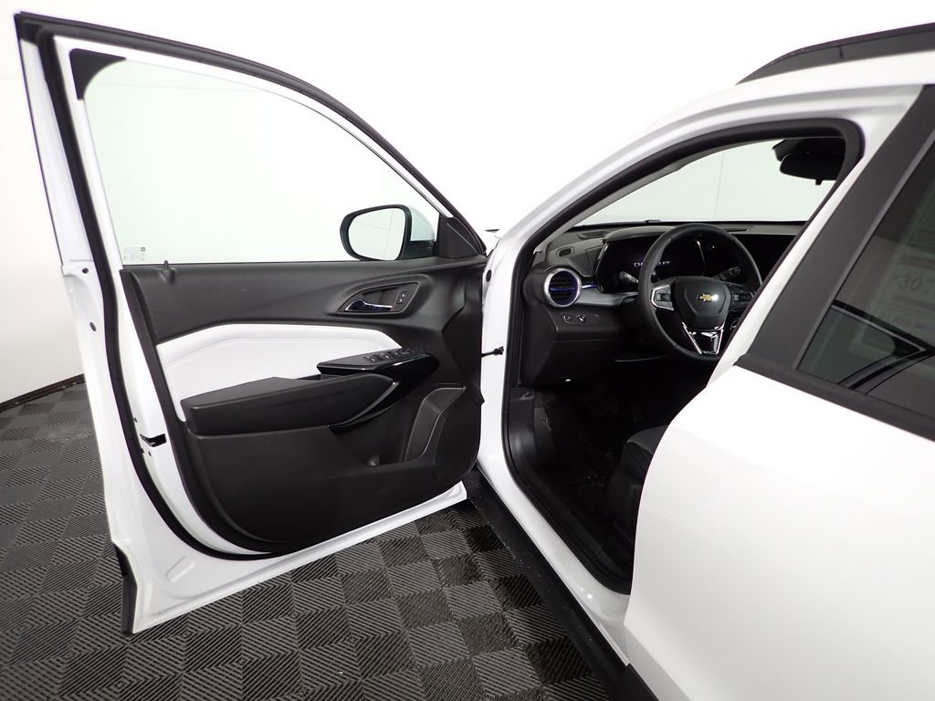 New 2026 Chevrolet Trax LT w/ LT Convenience Package image 15