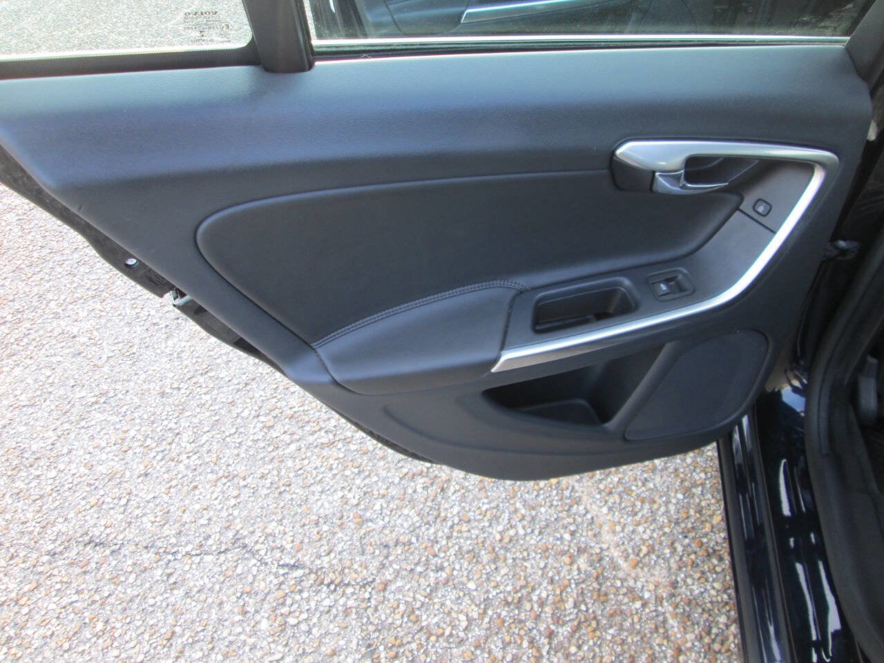 Used 2017 Volvo V60 T5 Premier w/ Convenience Package image 41