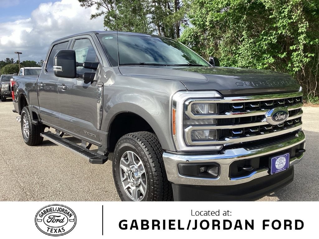 New 2026 Ford F250 Lariat w/ FX4 Off-Road Package