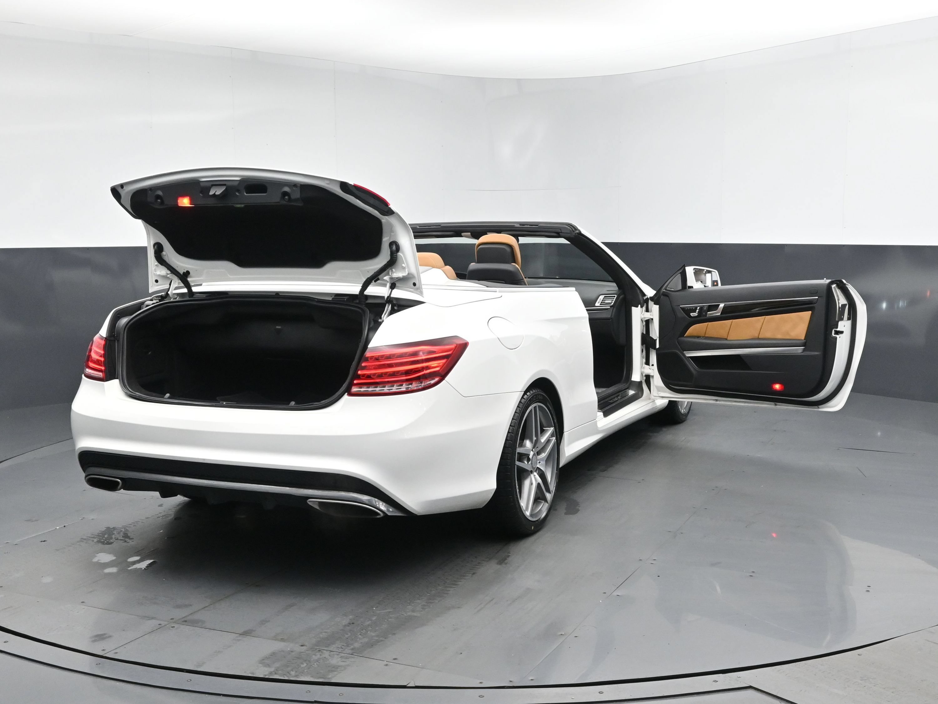 Used 2017 Mercedes-Benz E 400 Cabriolet w/ Premium 2 Package image 30