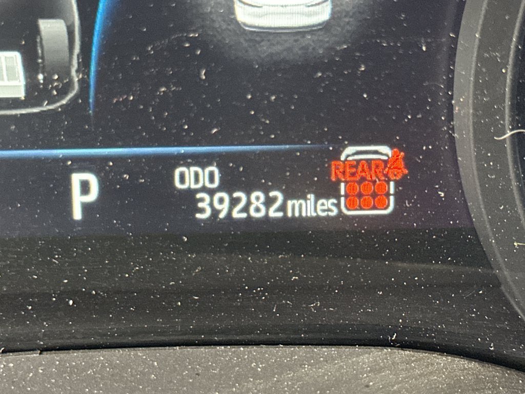 Used 2025 Toyota Sienna LE FWD image 36