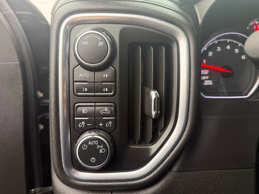Used 2019 Chevrolet Silverado 1500 RST AWD/4WD image 21