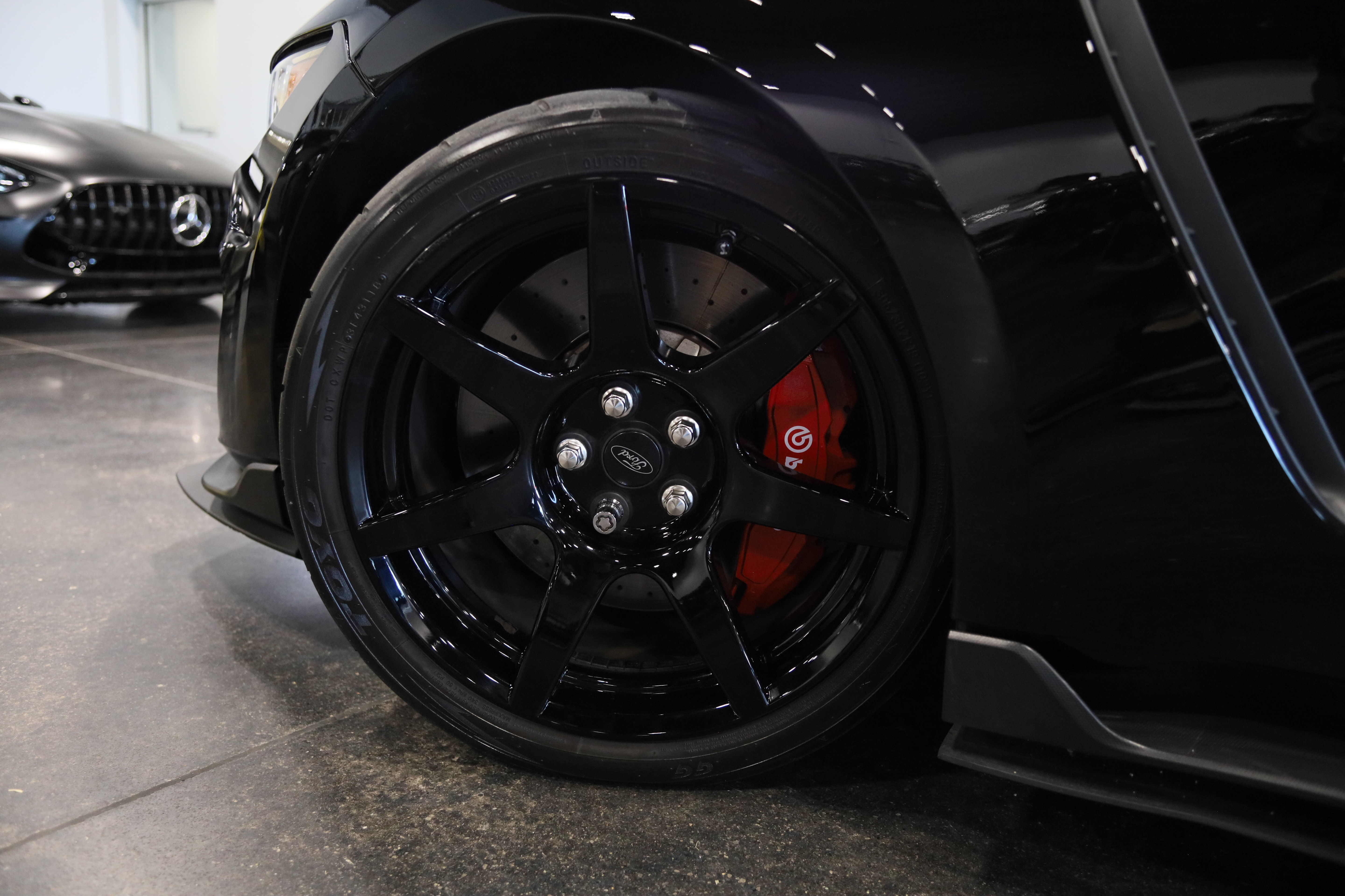 Used 2018 Ford Mustang Shelby GT350R w/ GT350R Equipment Group 920A RWD image 13