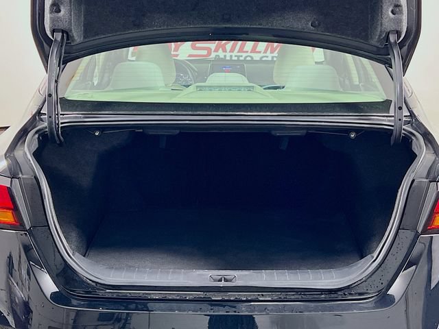 Used 2025 Nissan Altima 2.5 SV FWD image 24