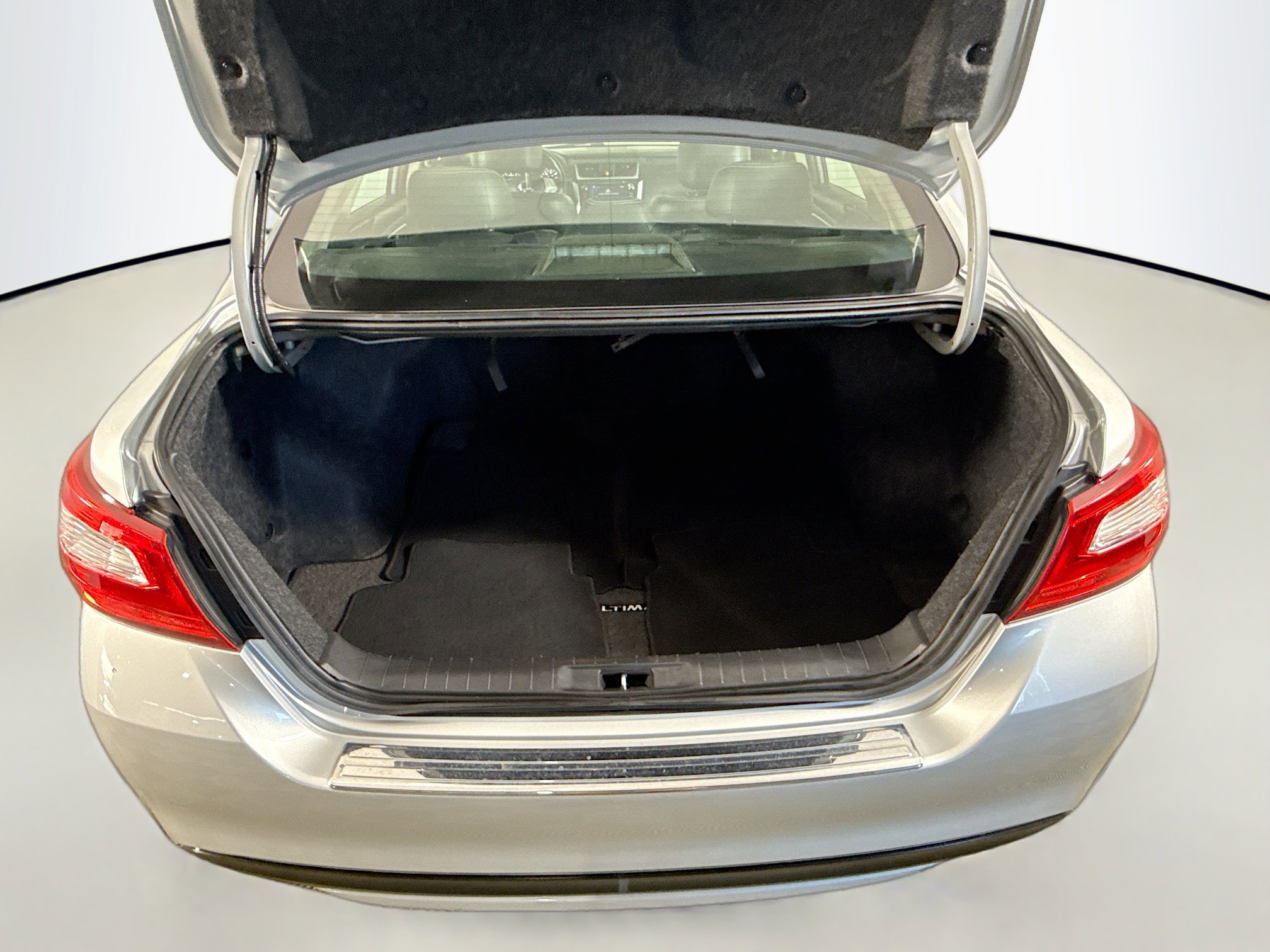 Used 2016 Nissan Altima 2.5 SL w/ 2.5 Technology w/LED Package image 35