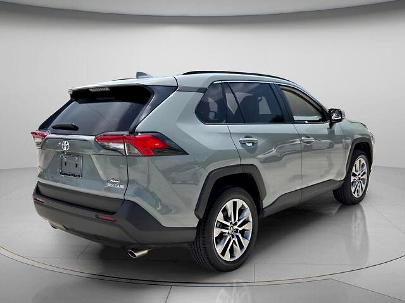 Used 2023 Toyota RAV4 XLE Premium FWD image 7
