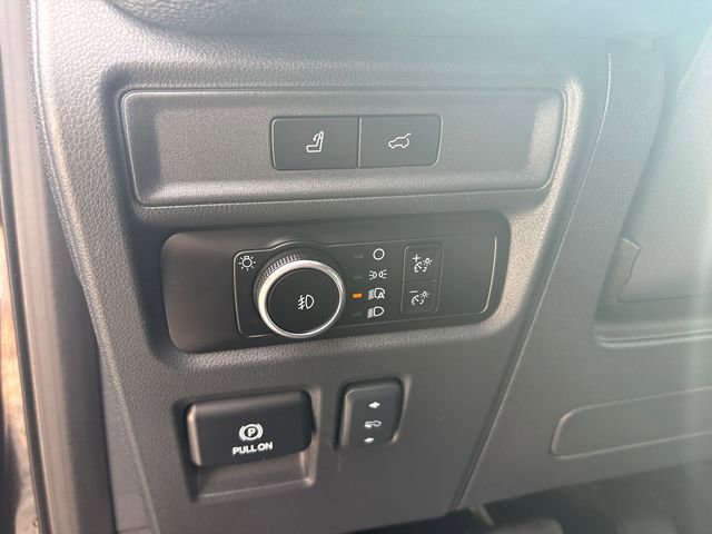 Used 2023 Ford Expedition Limited image 23