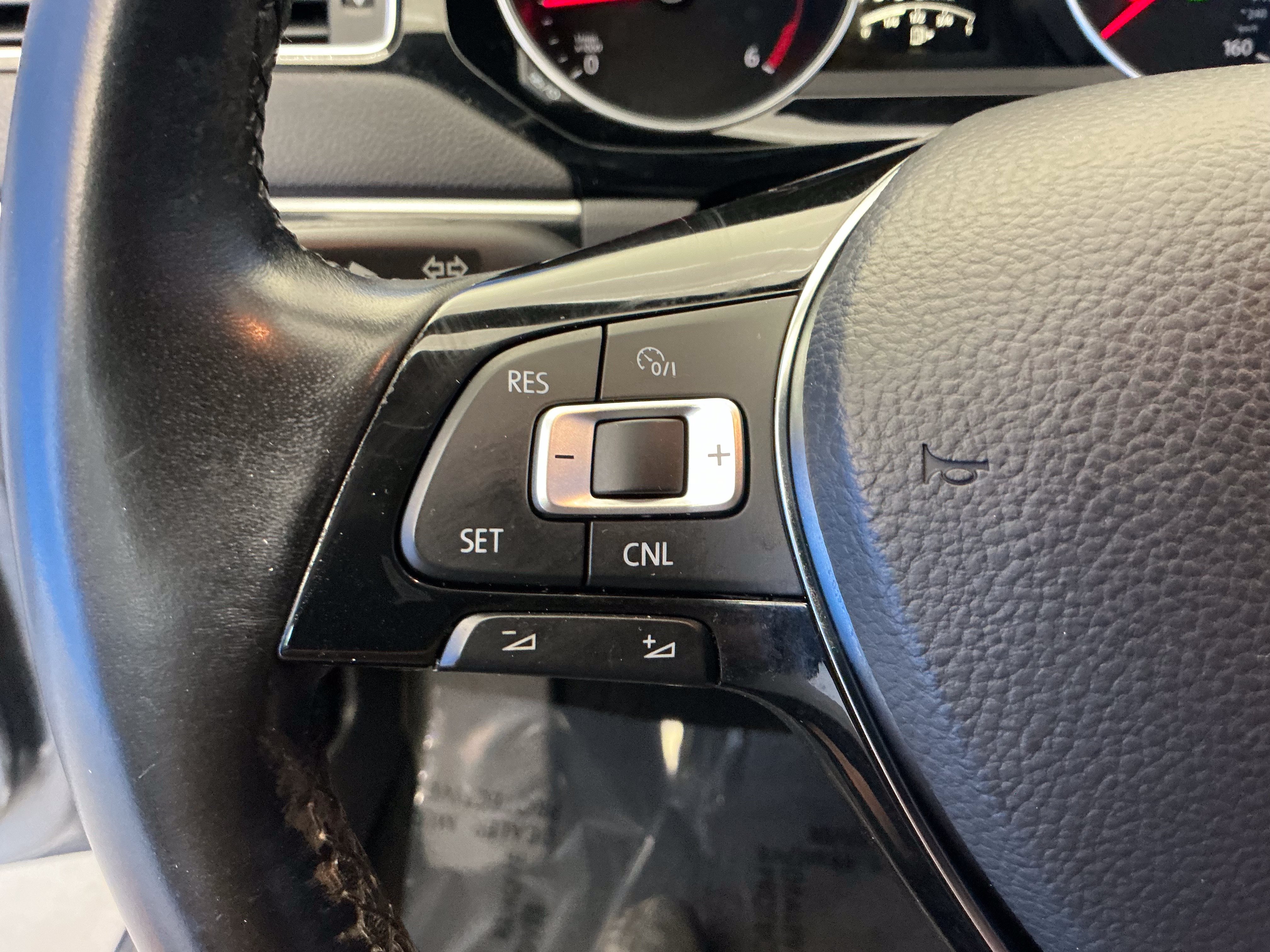 Used 2015 Volkswagen Jetta TDI SEL FWD image 15