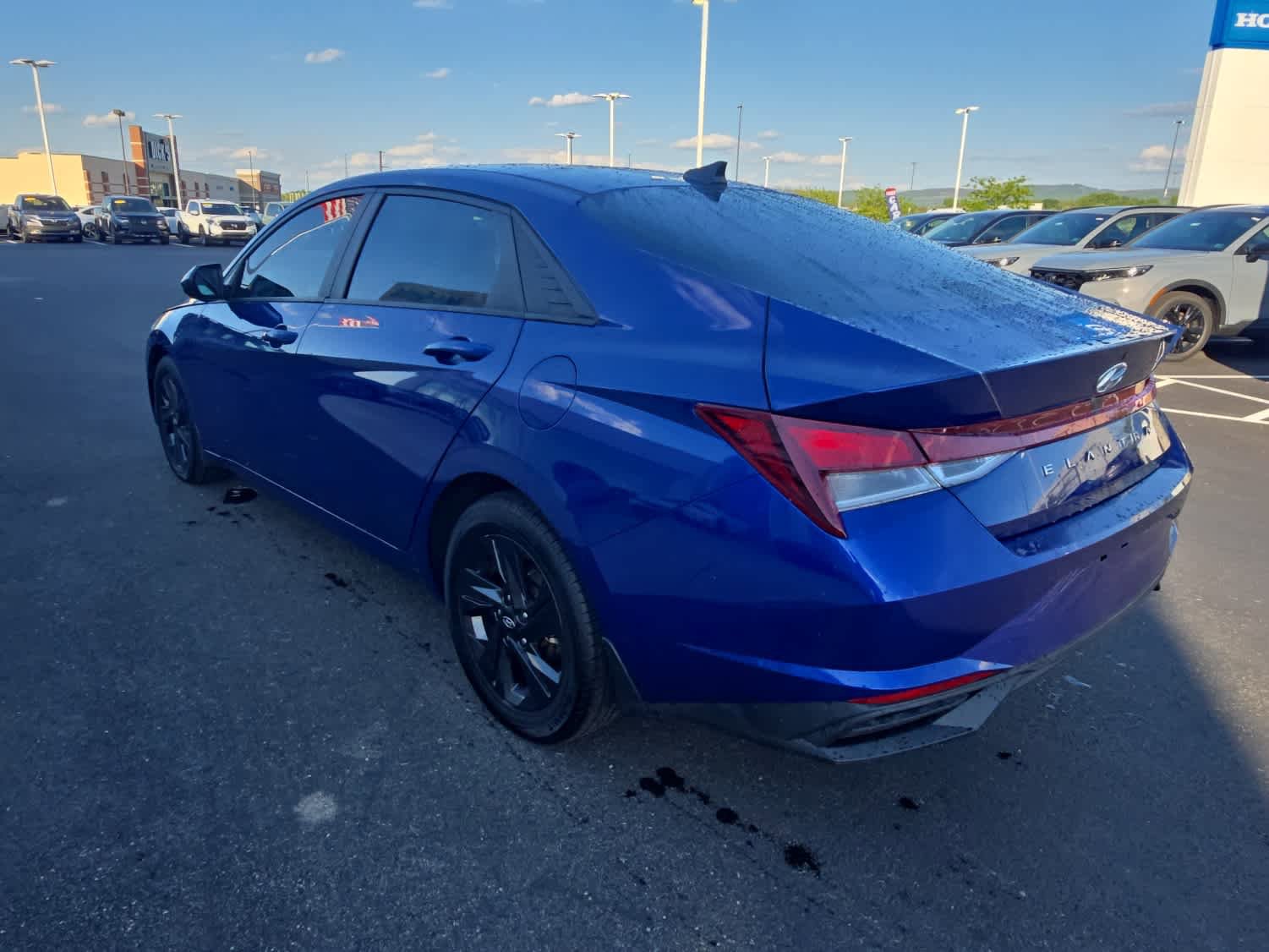 Used 2022 Hyundai Elantra SEL FWD image 6