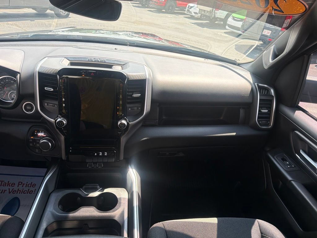 Used 2025 RAM 1500 Big Horn AWD/4WD image 23