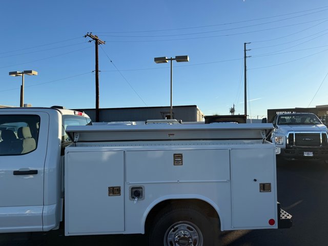 New 2026 Ford F250 XL w/ XL Chrome Package image 15