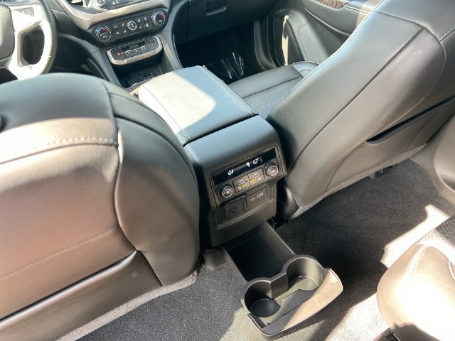 Used 2023 GMC Acadia Denali w/ Denali Ultimate Package AWD/4WD image 32