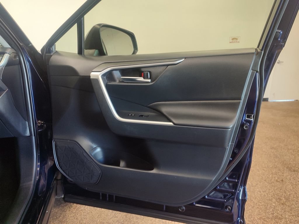 Used 2019 Toyota RAV4 XLE Premium w/ Cold Weather Package AWD/4WD image 15