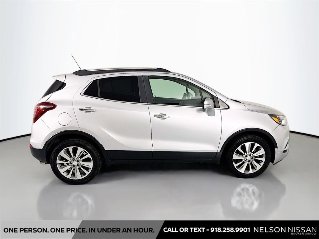 Used 2017 Buick Encore Essence FWD image 4