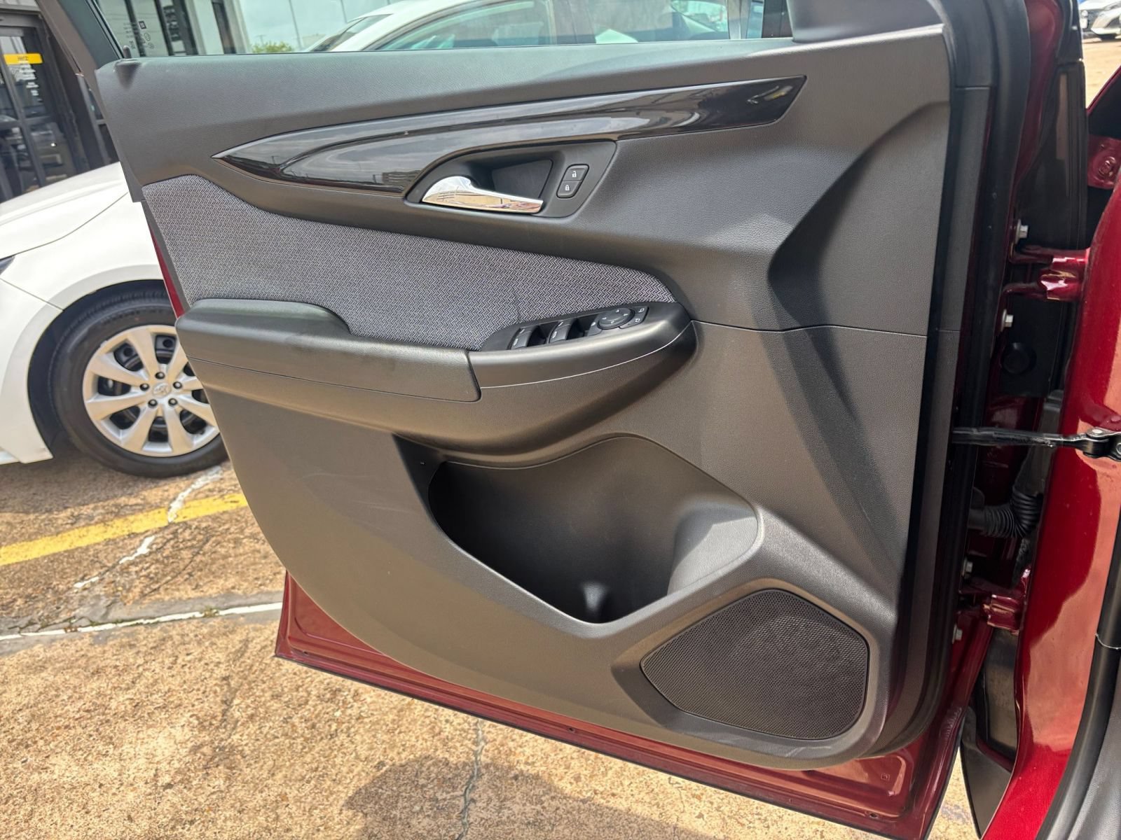Used 2025 Chevrolet TrailBlazer LT AWD/4WD image 18