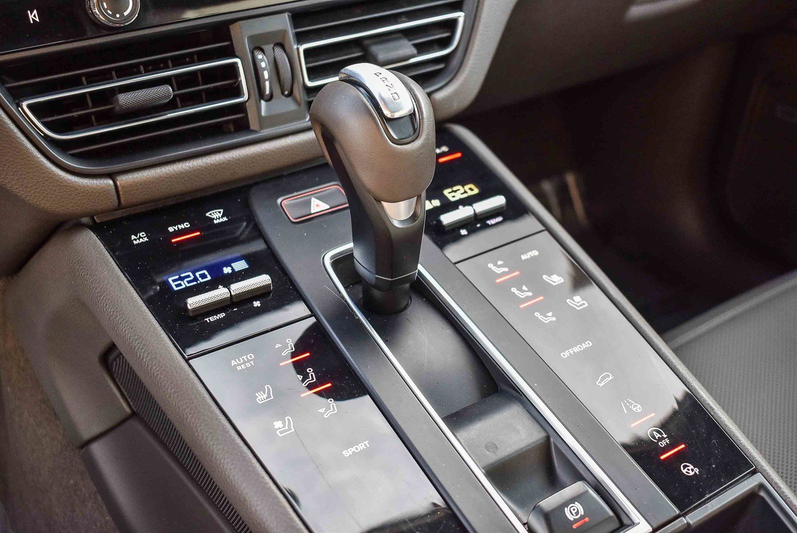 Used 2022 Porsche Macan image 18