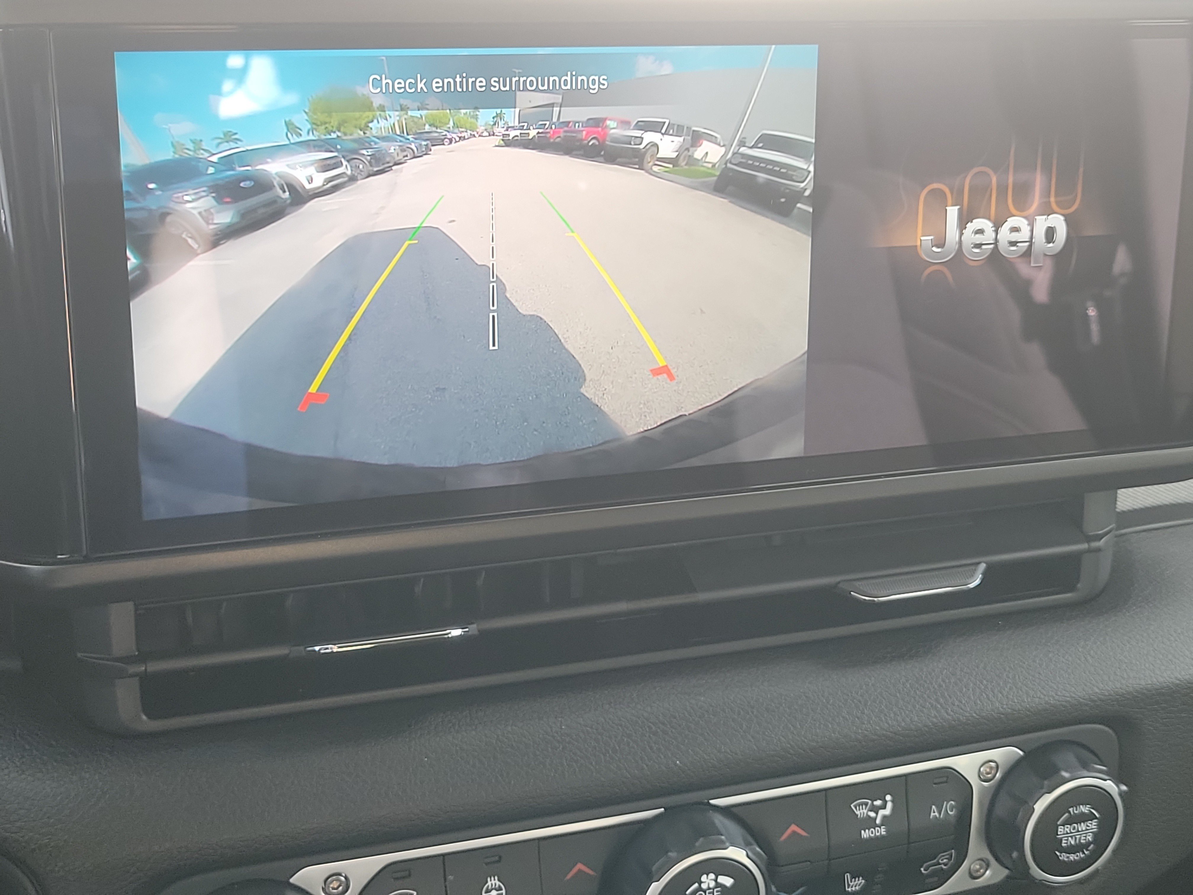 Used 2024 Jeep Wrangler Unlimited AWD/4WD image 10