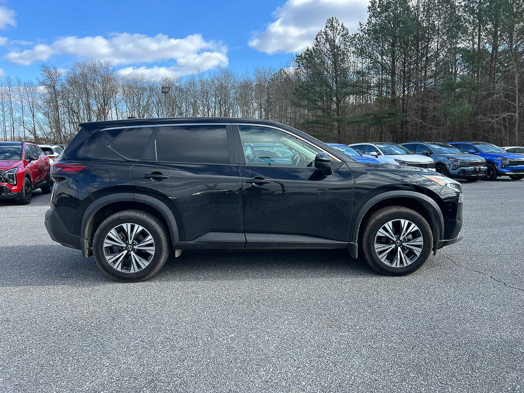 Used 2022 Nissan Rogue SV image 7