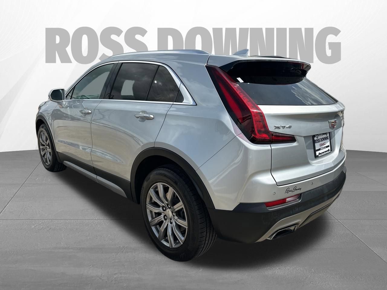 Used 2019 Cadillac XT4 Premium Luxury w/ Cold Weather Package image 6