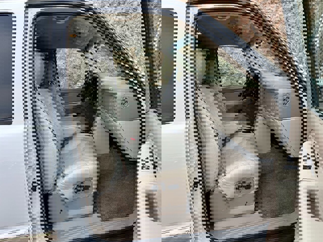 Used 2002 GMC Yukon XL 2500 SLT image 41