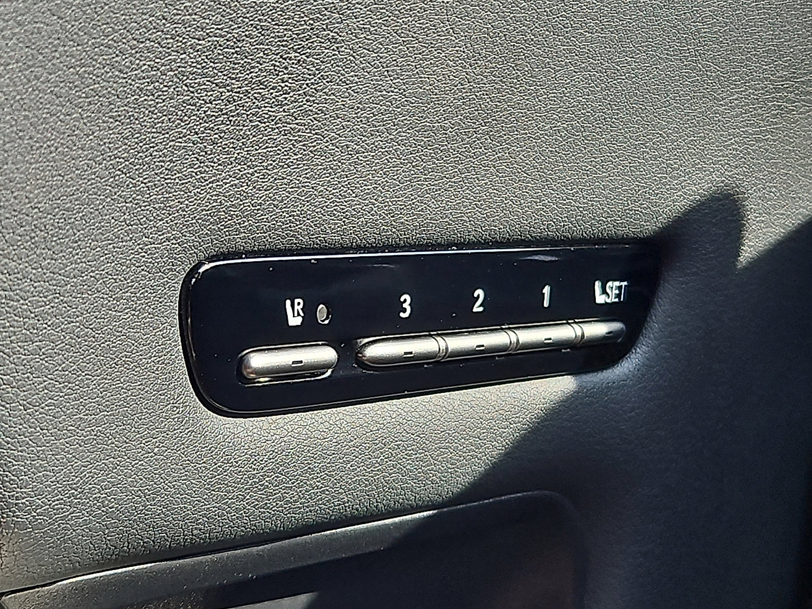 Used 2022 Lexus LS 500 AWD w/ Luxury Package image 26