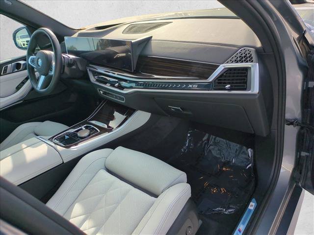 Certified 2026 BMW X5 xDrive40i w/ M Sport Package AWD/4WD image 24