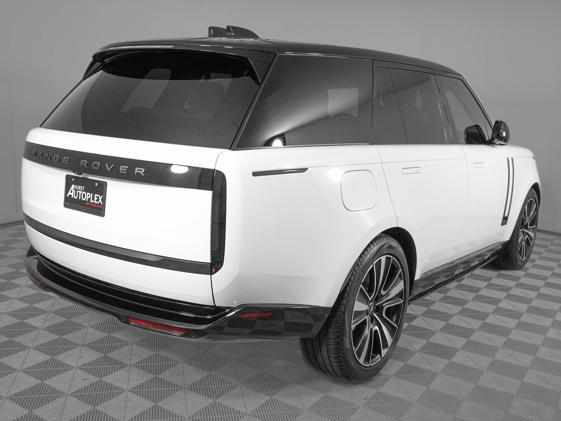 Used 2025 Land Rover Range Rover SE image 5
