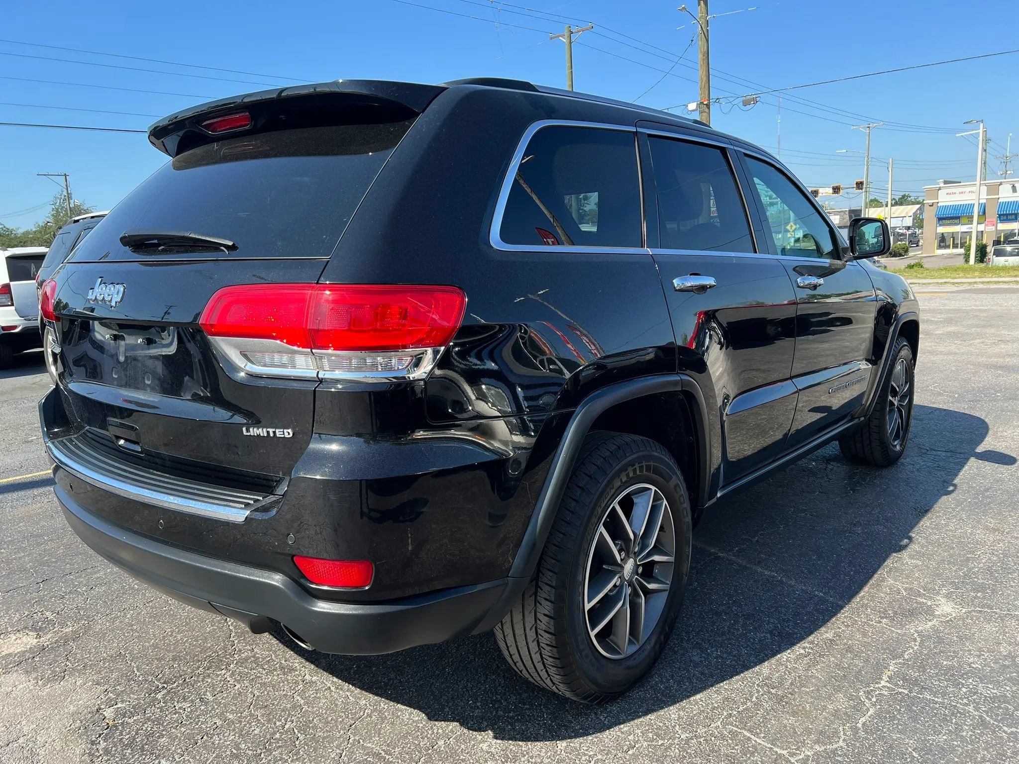 Used 2017 Jeep Grand Cherokee Limited w/ Luxury Group II RWD image 5