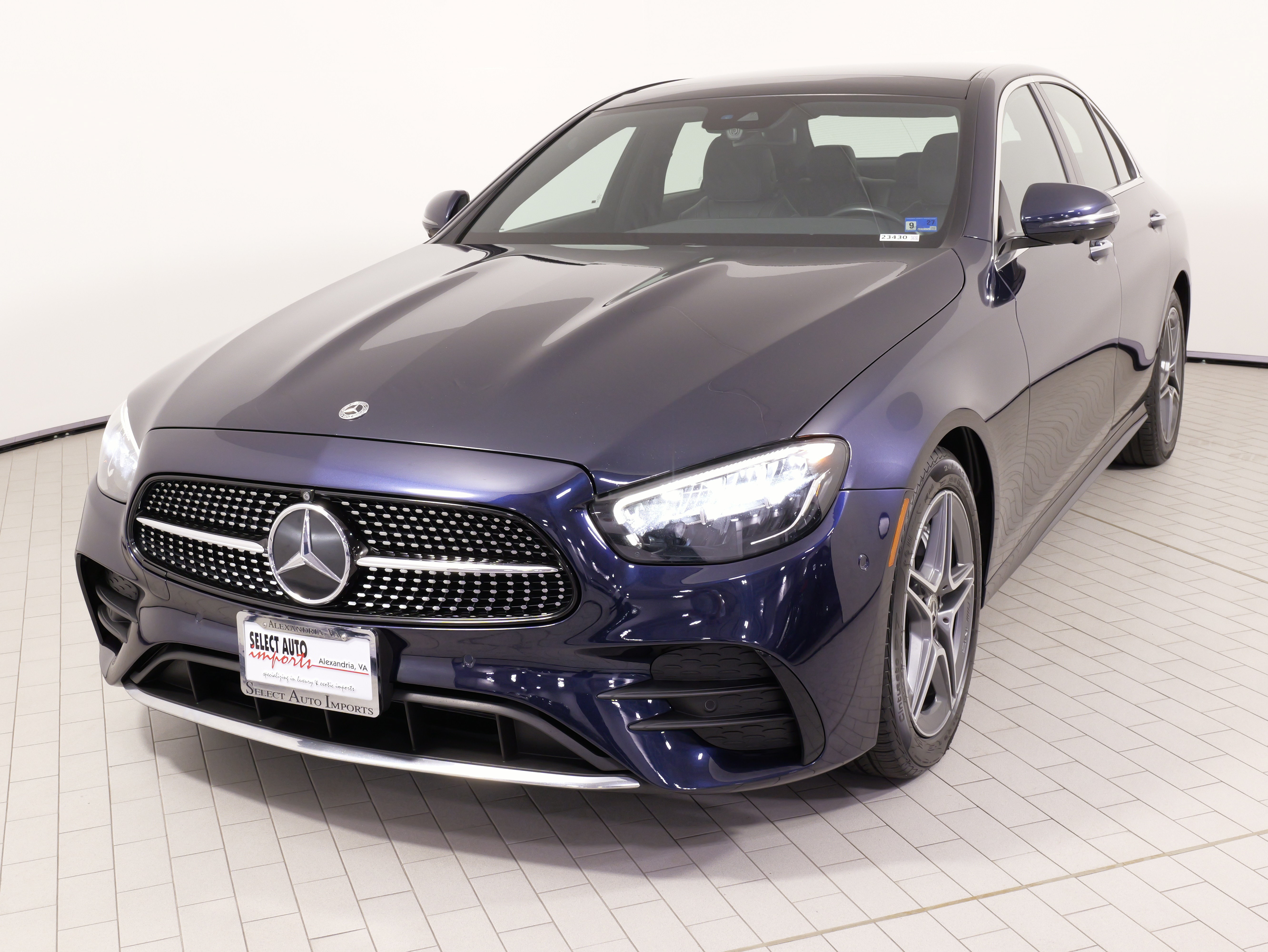 Used 2023 Mercedes-Benz E 350 4MATIC Sedan image 4