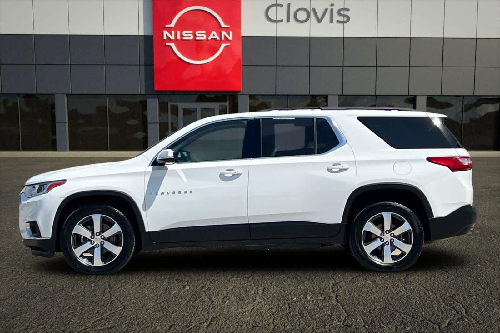 Used 2020 Chevrolet Traverse LT w/ LT Premium Package AWD/4WD image 6