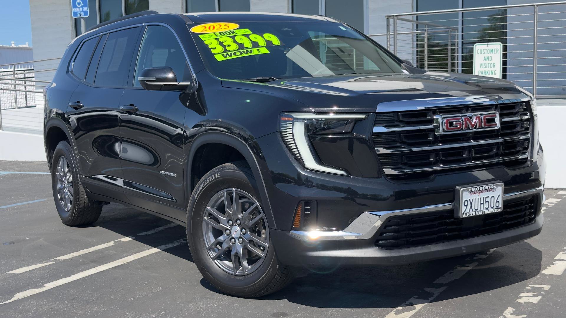 Used 2025 GMC Acadia Elevation image 1