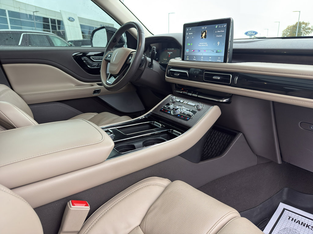 Used 2022 Lincoln Aviator Reserve w/ Equipment Group 201A AWD/4WD image 12