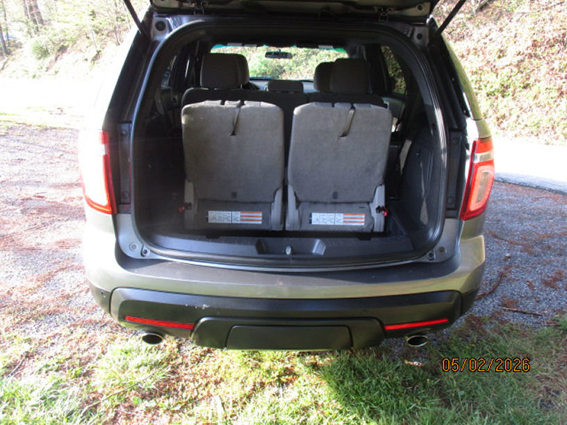 Used 2012 Ford Explorer XLT w/ Class III Trailer Tow Pkg AWD/4WD image 10