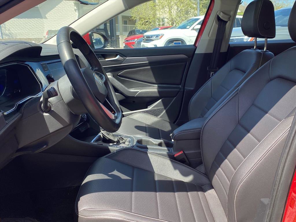 Certified 2023 Volkswagen Jetta SE w/ Panoramic Sunroof Package image 10