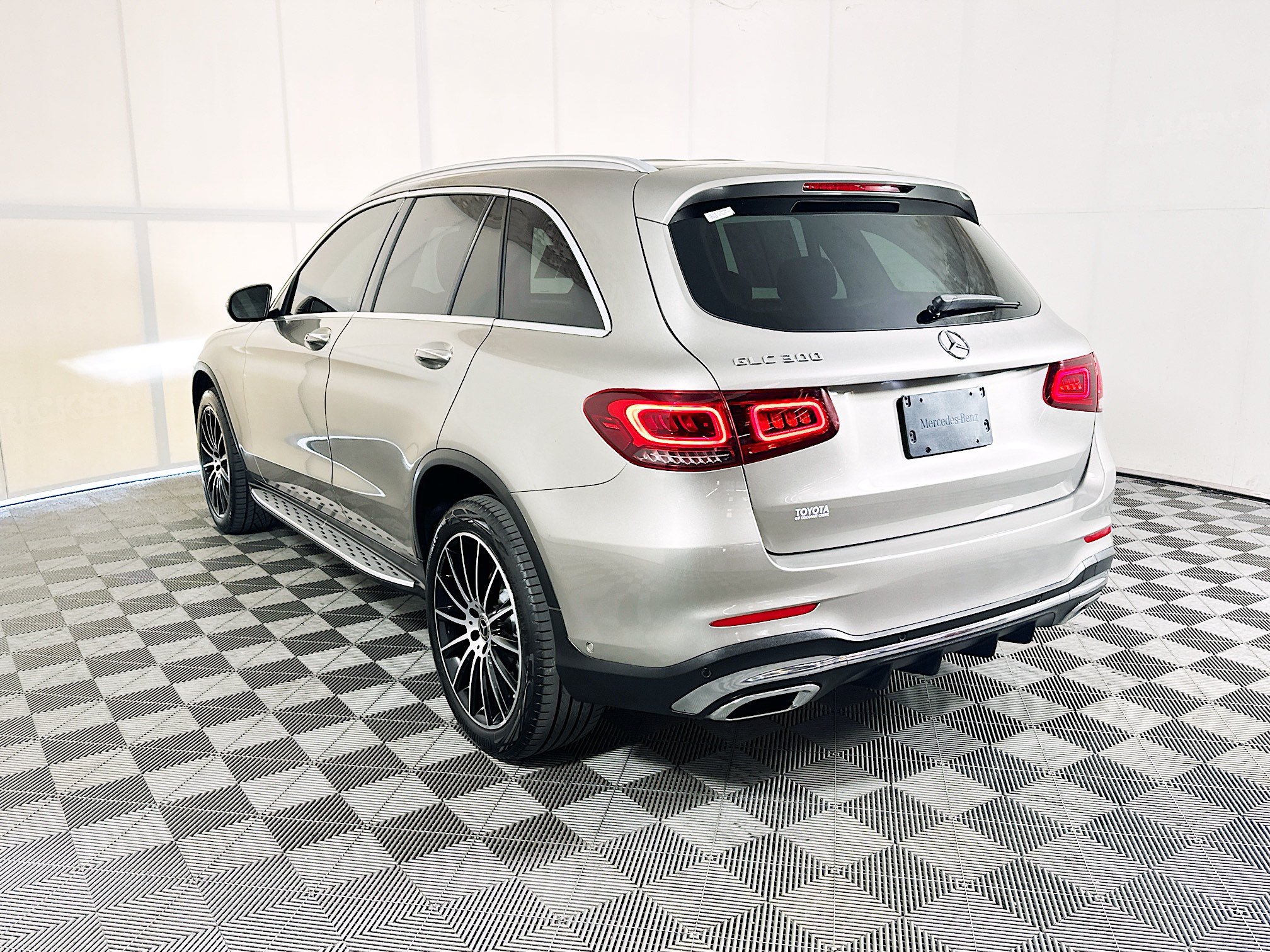 Used 2020 Mercedes-Benz GLC 300 image 5